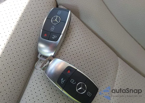 2022 Mercedes-Benz Glc 300 4Matic Suv z USA, uszkodzony, nr VIN W1N0G8EB0NG025492